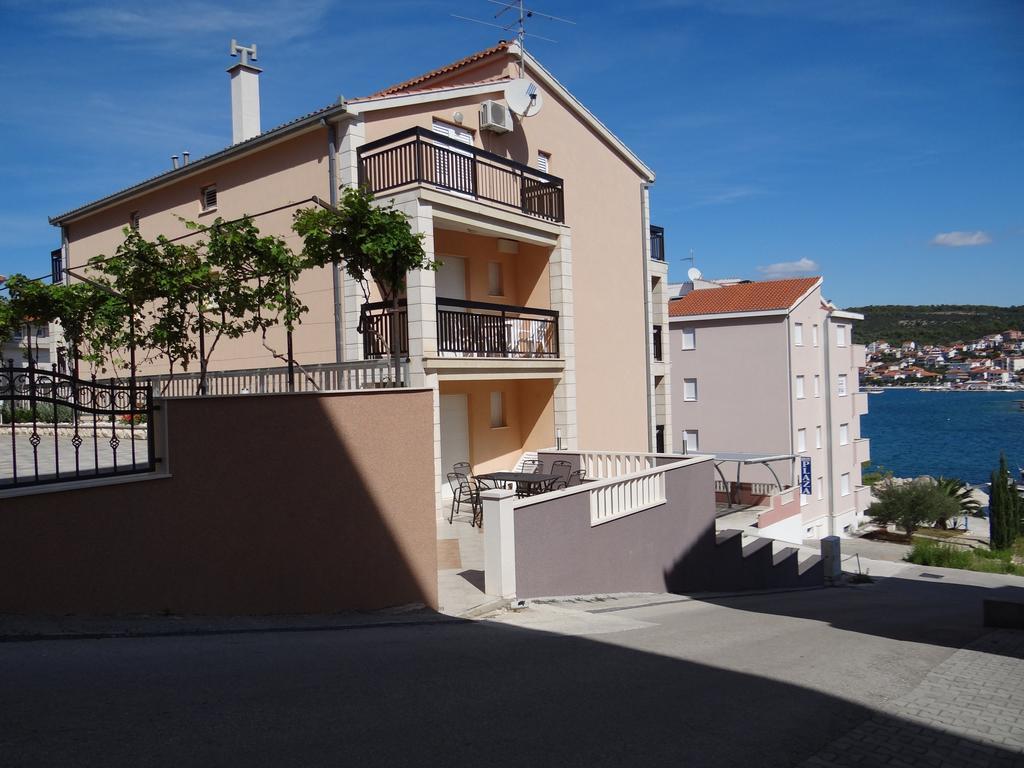 Vila Lola Apartmani Trogir Ngoại thất bức ảnh