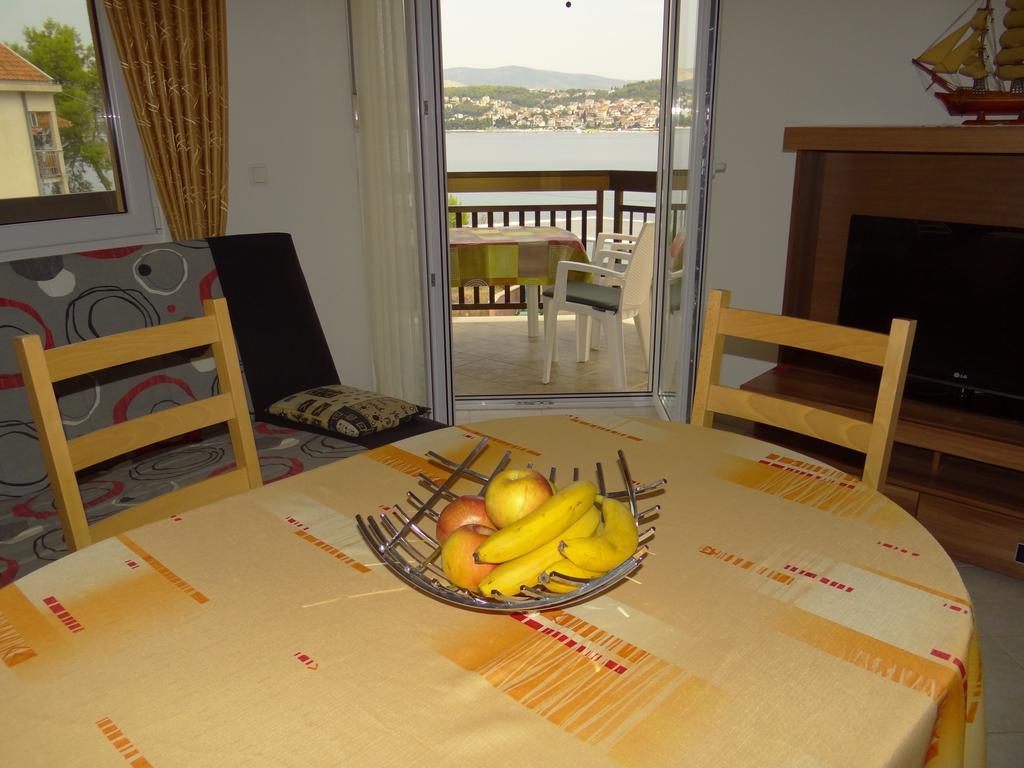 Vila Lola Apartmani Trogir Ngoại thất bức ảnh