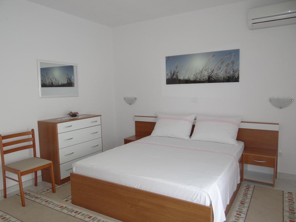 Vila Lola Apartmani Trogir Ngoại thất bức ảnh